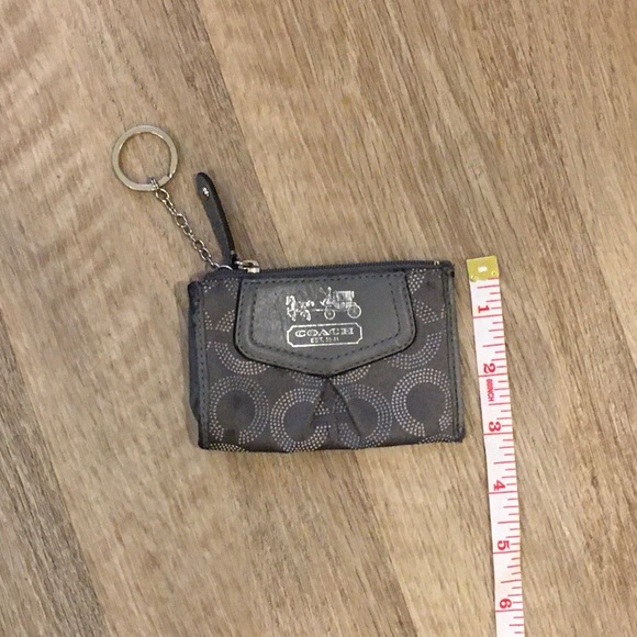 *COACH* Wristlet! - Picture 7 of 10